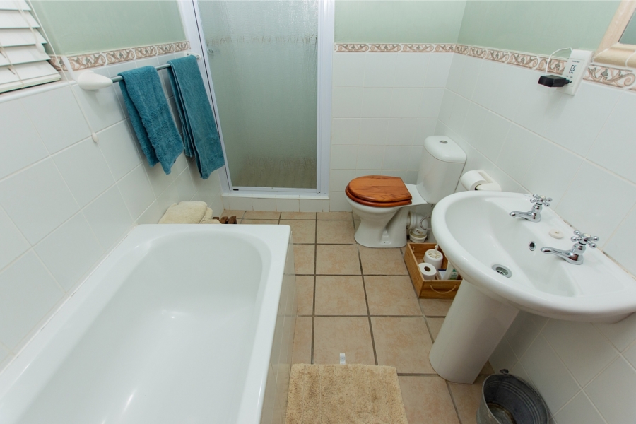 6 Bedroom Property for Sale in Jacobsbaai Western Cape